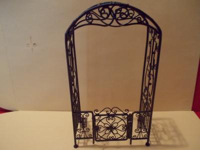 Black Arched Gated Trellis 