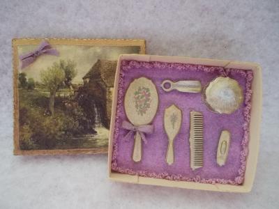 Gift Box Dresser Set